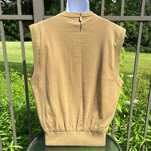 NWT Coastal Carolina Chanticleers Tan Golf Vest by Reserve by Sport Haley Sz XL - Picture 5 of 8